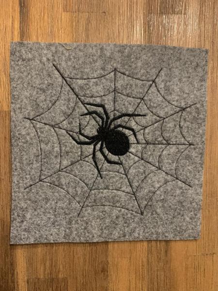Vollstickdatei Spinne im Netz
